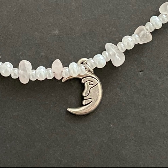 Genuine rose quartz chip and moon charm bracelet - Picture 3 of 3